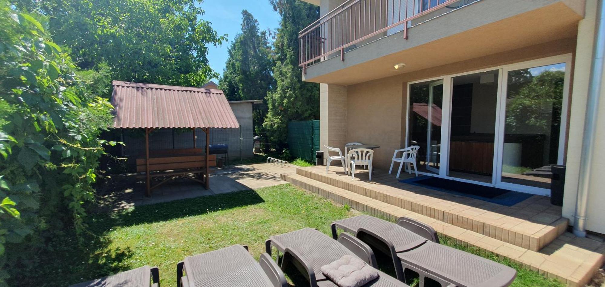 Mandara Wellnes Apartmanok Siófok Zewnętrze zdjęcie